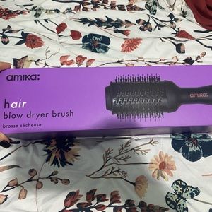 Amika hair blow dryer brush
